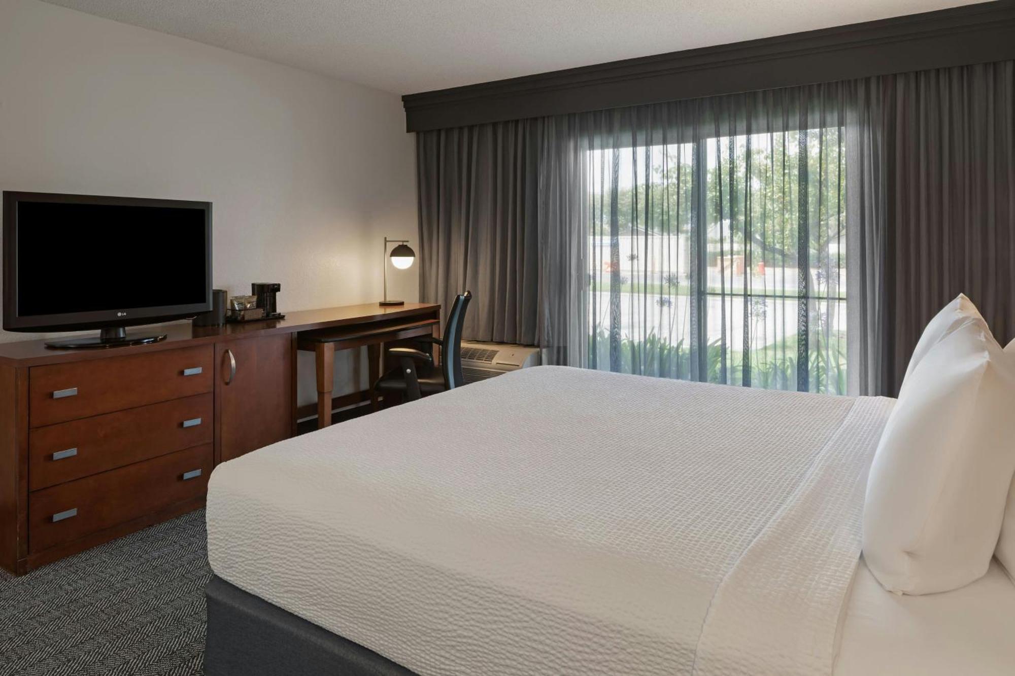 Courtyard Anaheim Buena Park Hotel Bagian luar foto